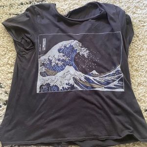 UO wave tshirt